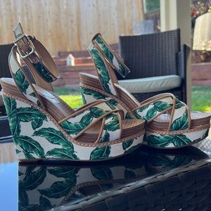 Gianni Bini tropical leaf wedges